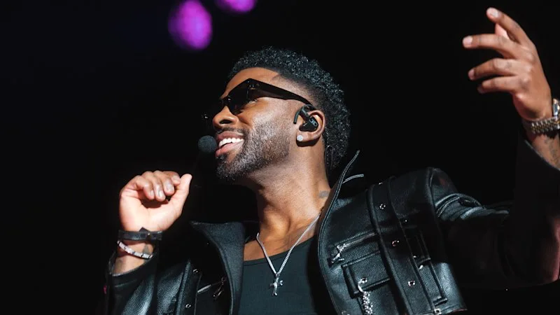 Jason Derulo’s show is like a time machine to an early-2000s house party