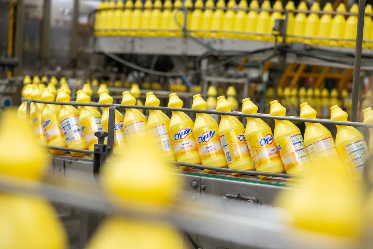 La venta de Grupo Ayudín dispara la “guerra total” entre dos pesos pesados del consumo masivo