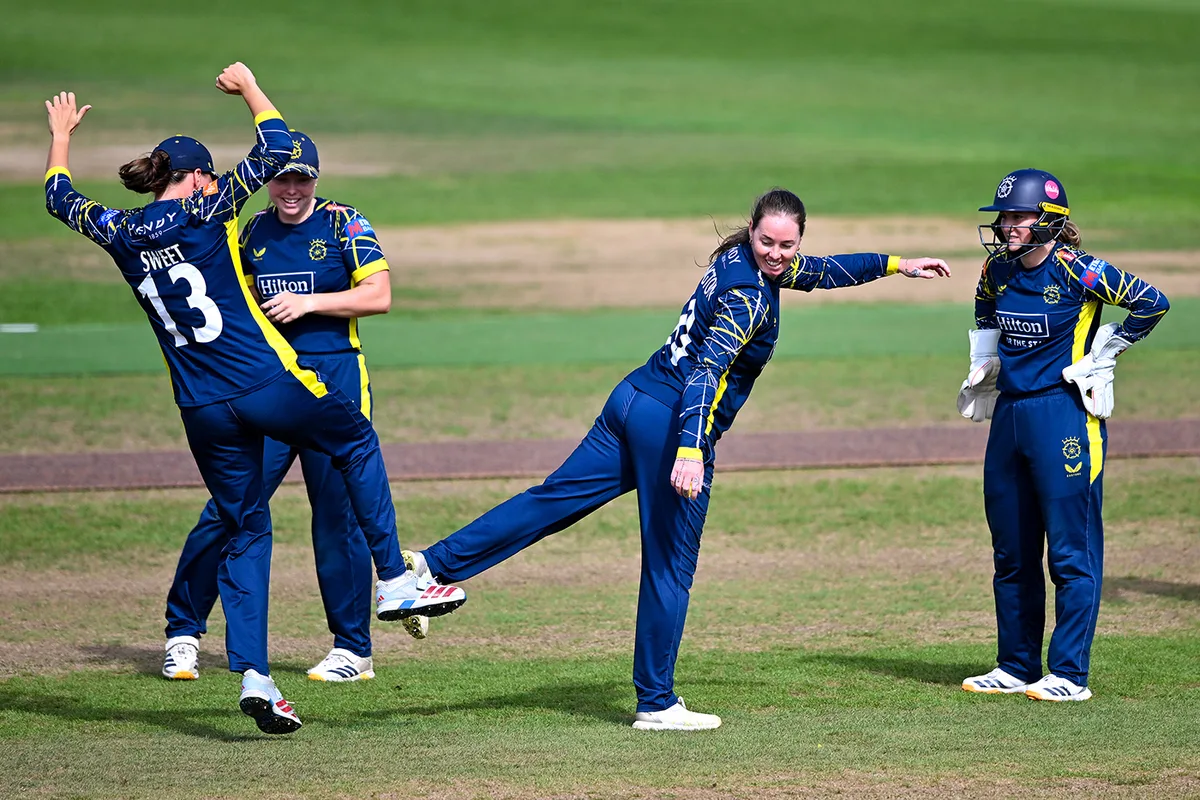Wellington five-for maintains Hampshire pursuit of top spot