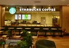 Starbucks fecha lojas nos EUA e acelera expansão no Brasil