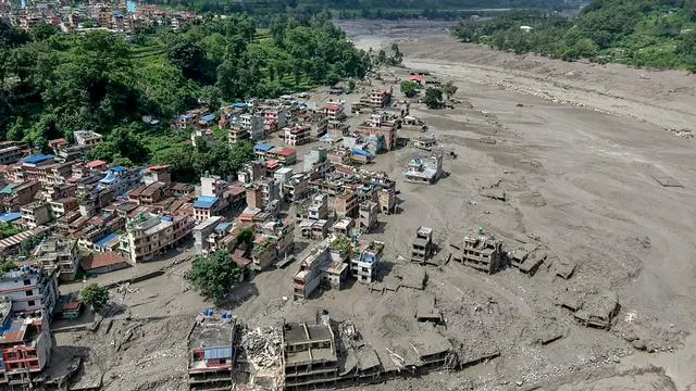 Nepal: Hunderte vermisste Touristen nach Sturzflut in Nepal
