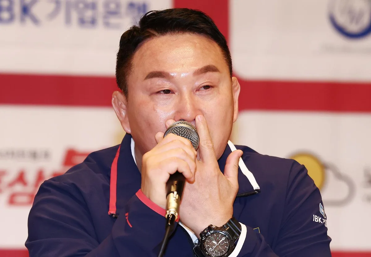 레슬링 대표팀 감독의 눈물…“한국 레슬링 죽지 않았다는 걸 보여줬으면”