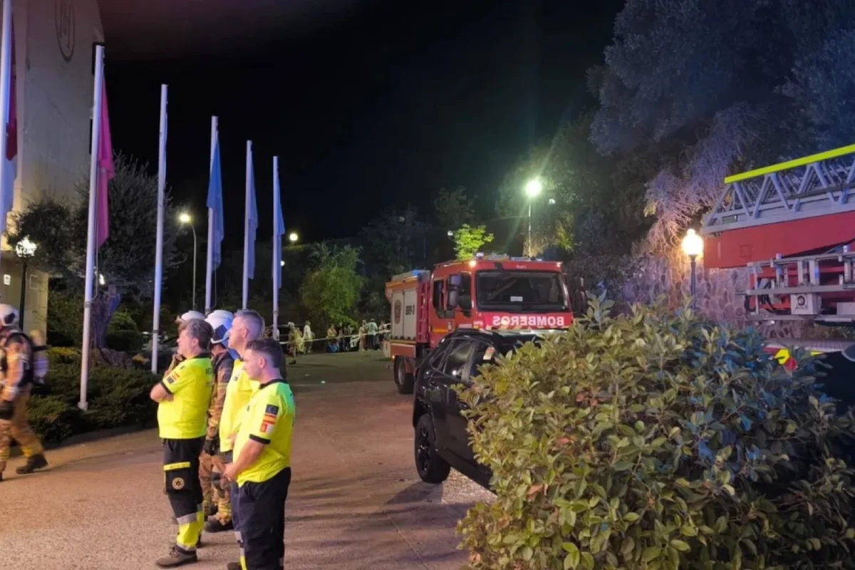 Un incendio en un hotel de Toledo obliga a evacuar de madrugada a más de 600 huéspedes
