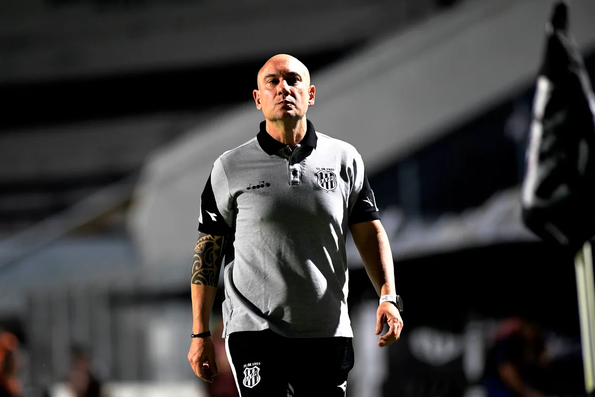 Zanardi desabafa após empate da Ponte e admite desgaste: "Parte física e mental estão esgotadas"