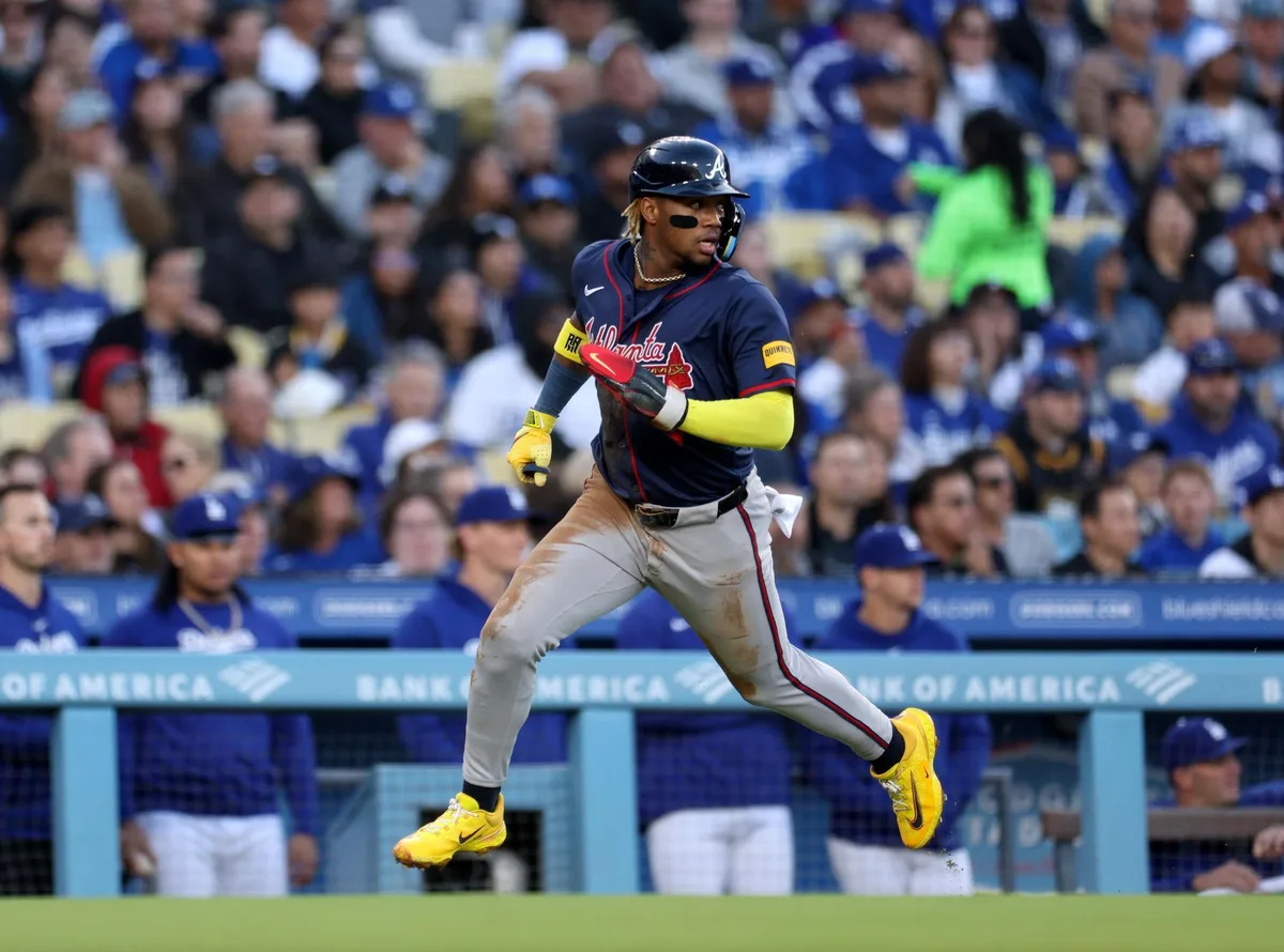 Bravos sientan a su estrella Ronald Acuña Jr.; sus números han bajado de manera alarmante