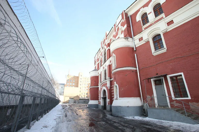 Правозащитник объяснил высокую явку для голосования в СИЗО