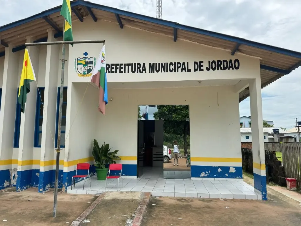 Jordão cria comissão para elaborar plano de carreira dos profissionais da Saúde