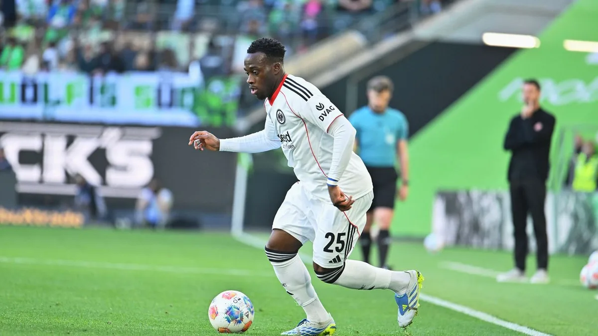 Fußball: Berichte: Kalimuendo-Rückkehr nach Frankfurt geplatzt