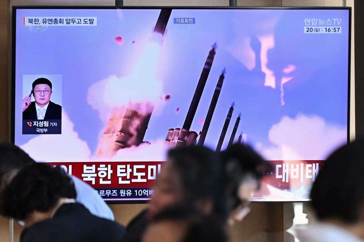 Corea del Norte lanza un misil balístico de corto alcance al mar en una nueva demostración armamentística