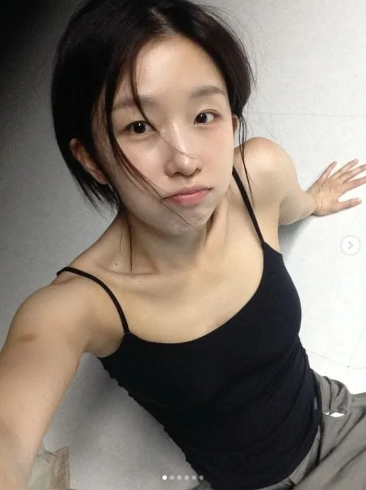 장기하가 이래서 반했나..♥윤가이, 청초 민낯에 '뼈말라' 몸매 인증
