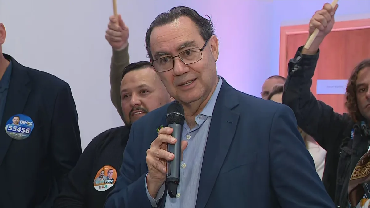 No RS, Augusto Cury defende app para mulheres vítimas de violência, mas não cita uso de drones contra feminicídios