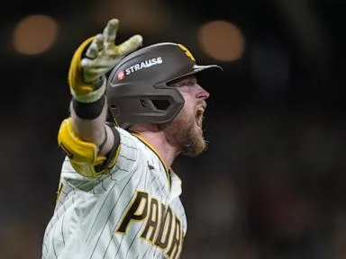Padres avoid elimination, beat Brewers 4-3 in NLDS Game 3 with Cronenworth's HR, King's relief