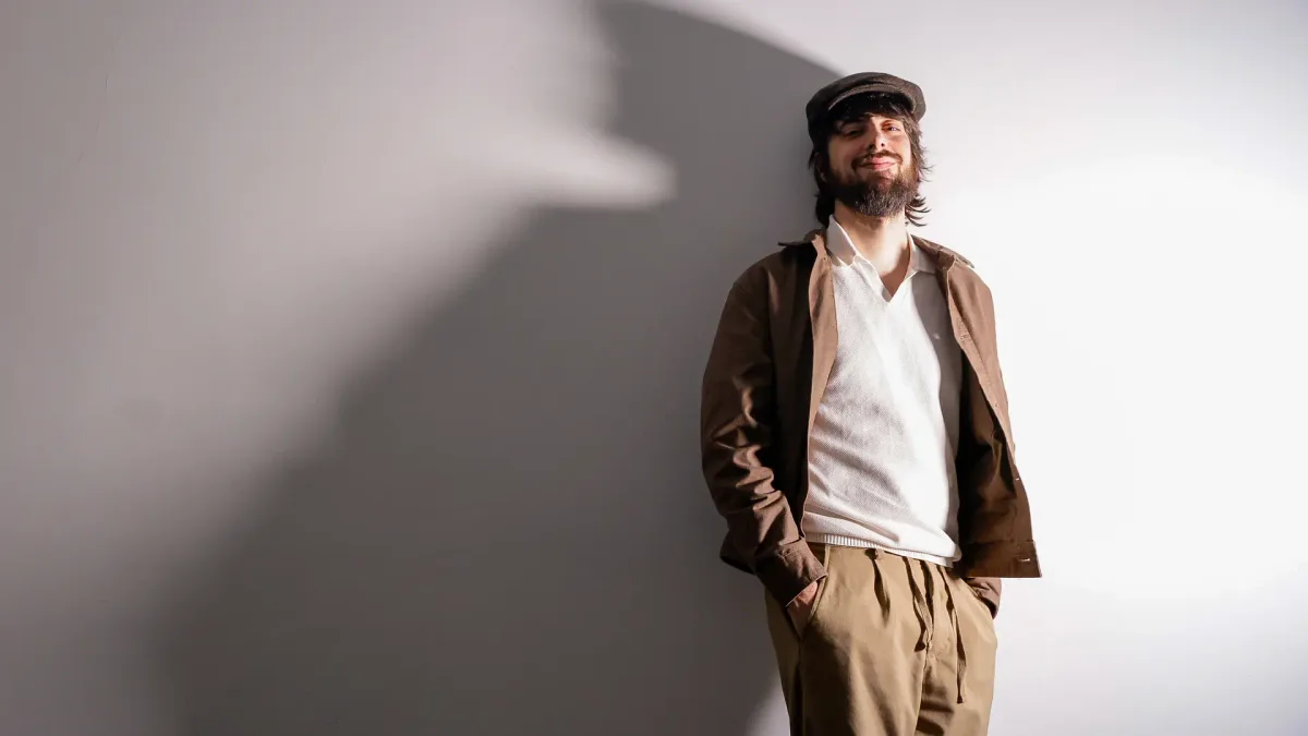 El paseo de un David Uclés visiblemente impresionado en la acampada de Sol: "Es un pulmón que respira, una ciudad viva"