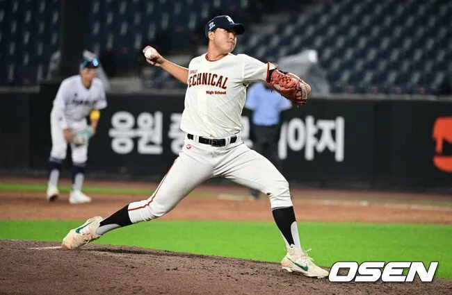 'KKKKKKKKKKK' 곽도현 완벽투! U-18 대표팀 '승승승승승' 전승 결승행...8년 만에 우승 도전, 대만-일본전 승자와 결승