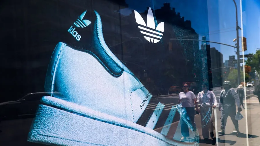 Sportartikelhersteller: Adidas spürt Umsatzschub und Margendruck zugleich