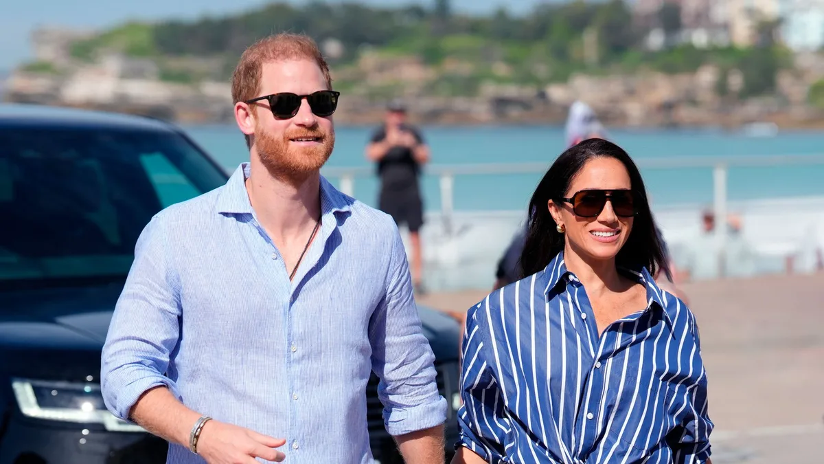 Harry, Meghan y sus hijos ya están en suelo británico: así ha sido su inesperada y blindada llegada
