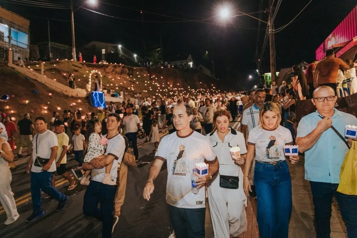 Políticos participam da Procissão de Nossa Senhora da Glória e comentam início de campanha