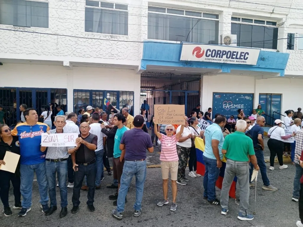 Venezolanos protestan en sedes de Corpoelec contra racionamientos de al menos 6 horas