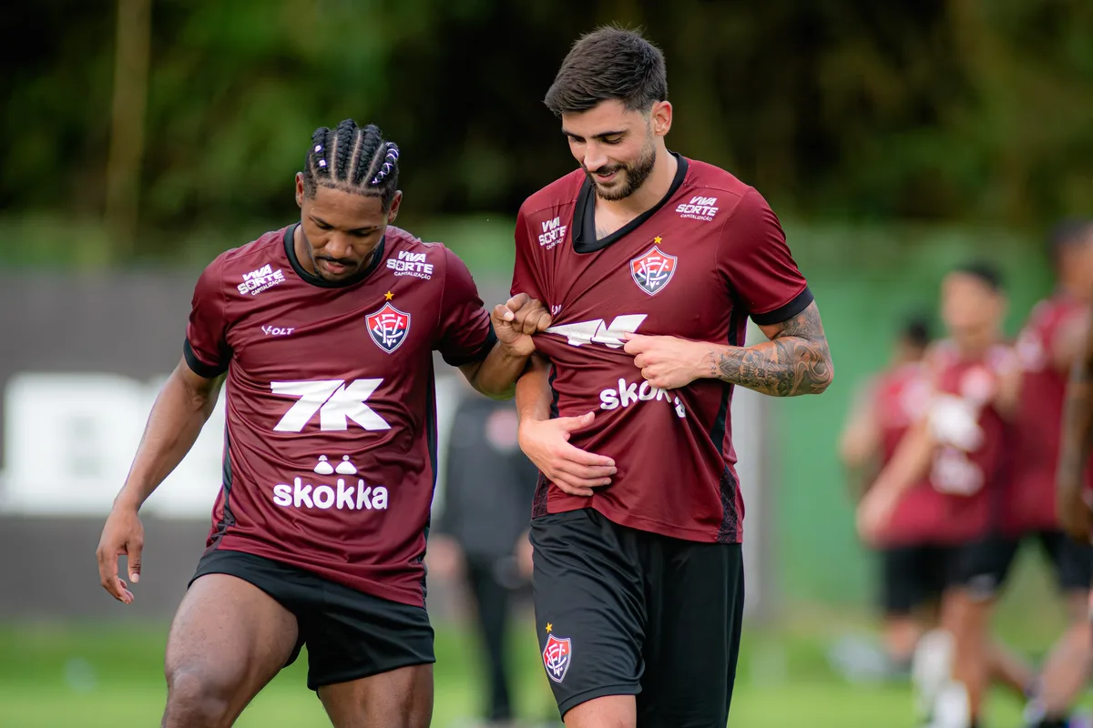 Fabiano Souza sofre lesão no joelho e desfalca o Vitória contra o Cruzeiro