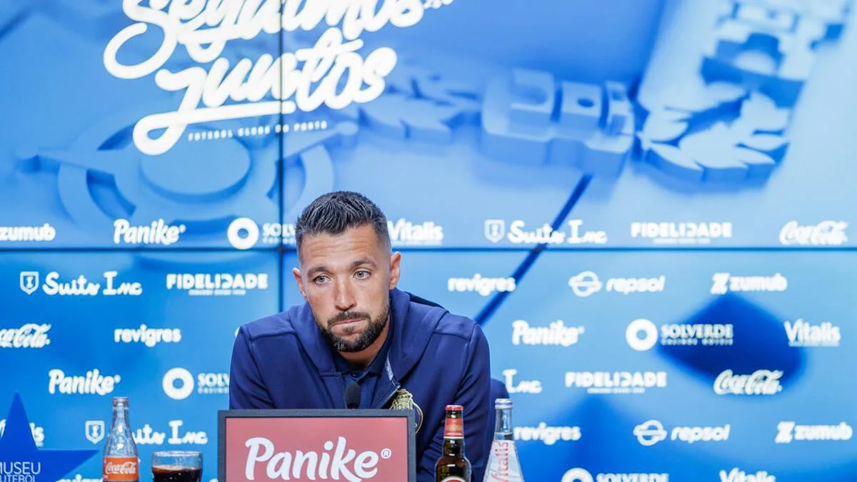Direto: acompanhe a conferência de imprensa de Francesco Farioli