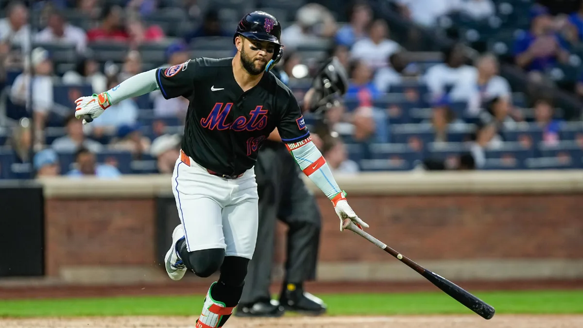 Mets’ Bo Bichette exits with left foot contusion
