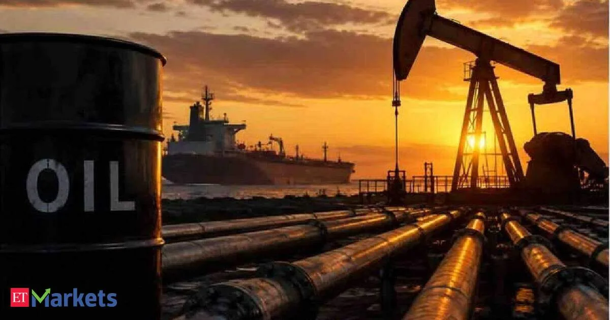 Oil settles lower on clues about Fed policy, rumors of Hormuz deal