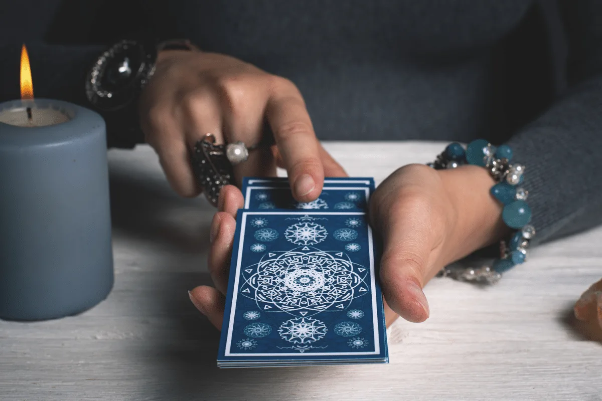 Tarot do dia: previsão para os 12 signos em 28/08/2026