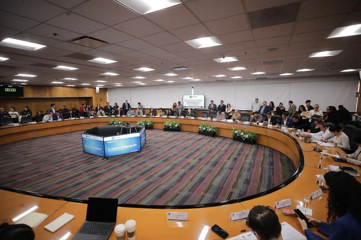 Aprueban en comisión la Ley de Derechos 2027: Hacienda prevé recaudar 177 mil 185.9 MDP
