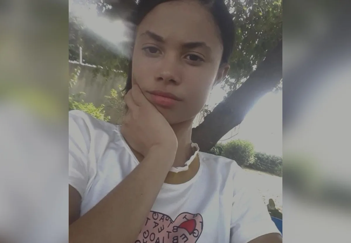 Família enterra pé de estudante morta em rodovia após mais de 4 meses de espera por identificação