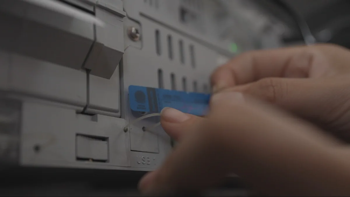TRE do DF começa a lacrar urnas eletrônicas para as eleições; capital terá mais de 7,5 mil equipamentos