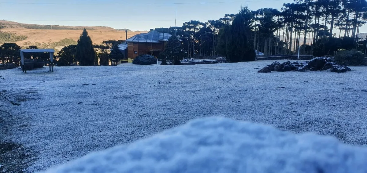Neve no feriadão? SC terá frio de até -8°C, geada ampla e chance de chuva congelada