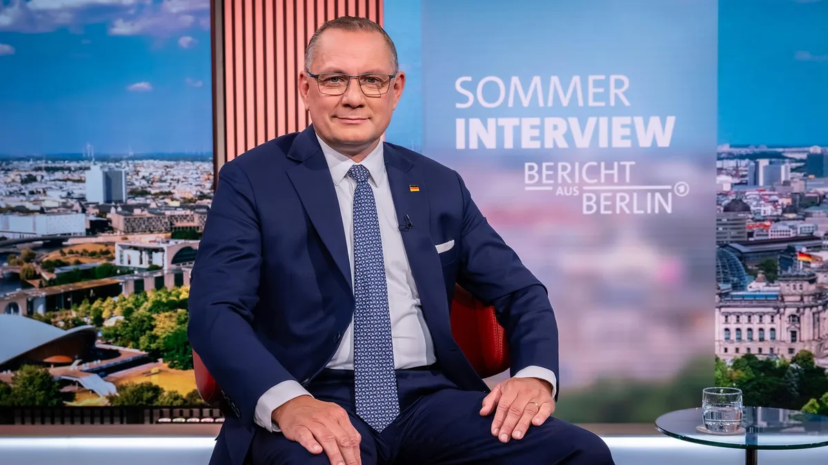 AfD-Vorsitzender Chrupalla nennt Klimawandel "Nebenthema"