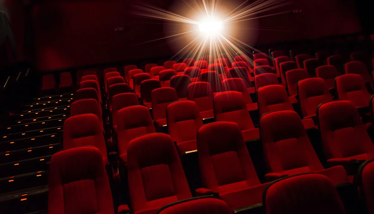 Cinéma : la France organise un sommet mondial pour faire face aux défis d’un secteur en crise
