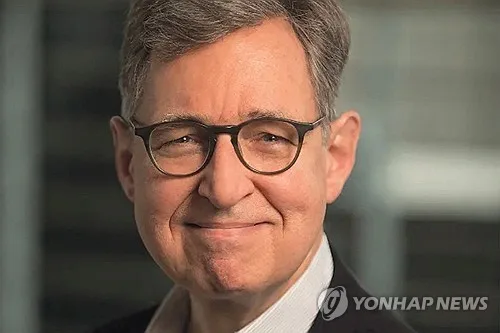 '노벨경제학상' 우드퍼드 "레버 당기듯 경제정책 운용해선 안돼"