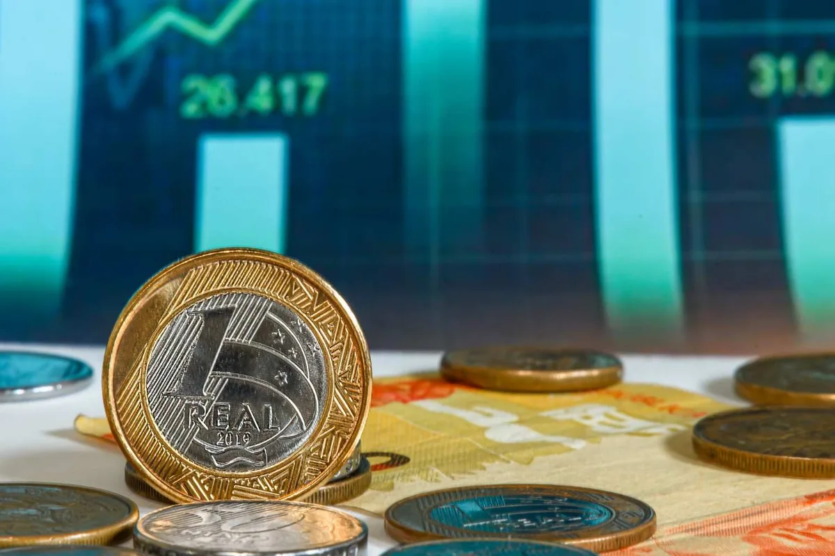 Brasil deve voltar ao grupo das oito maiores economias do mundo em 2027, projeta FMI