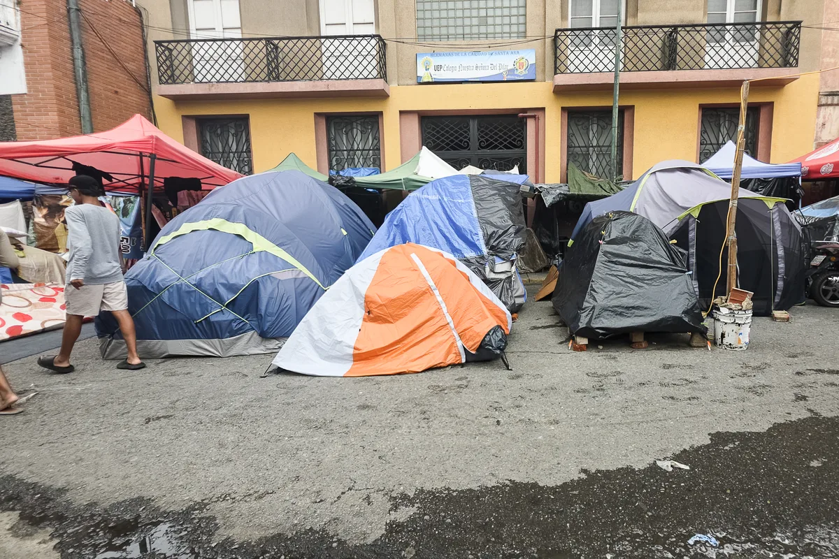 115 familias siguen viviendo en carpas en la OPP 10 de Santa Rosalía dos meses después de los terremotos