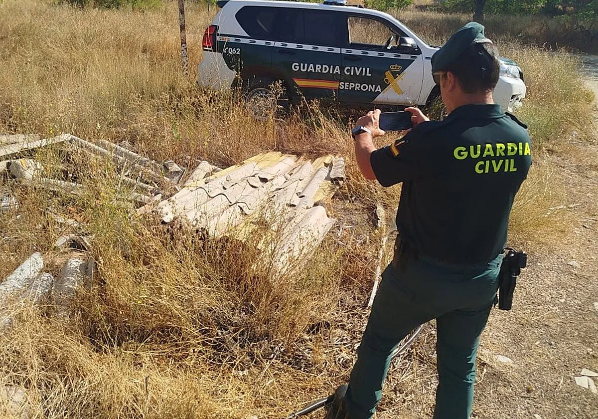 Tres detenidas por retirar y gestionar ilegalmente residuos de uralita con amianto