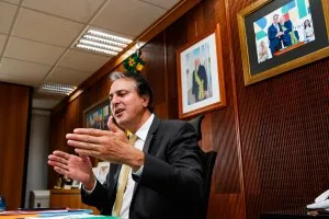Camilo Santana: “Nosso compromisso é aprovar o fim da escala 6×1 na quarta-feira”