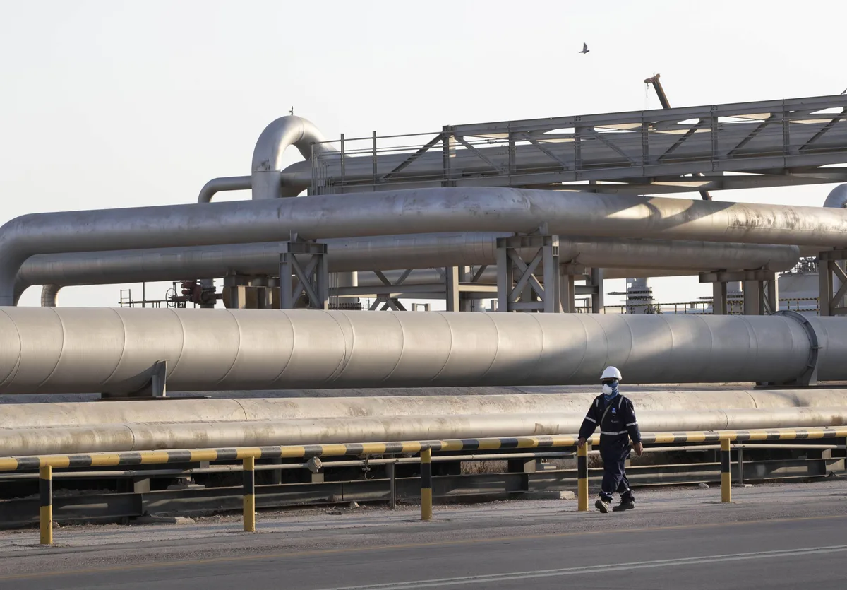 Saudi suspends key oil pipeline, only route bypassing Hormuz after attacks