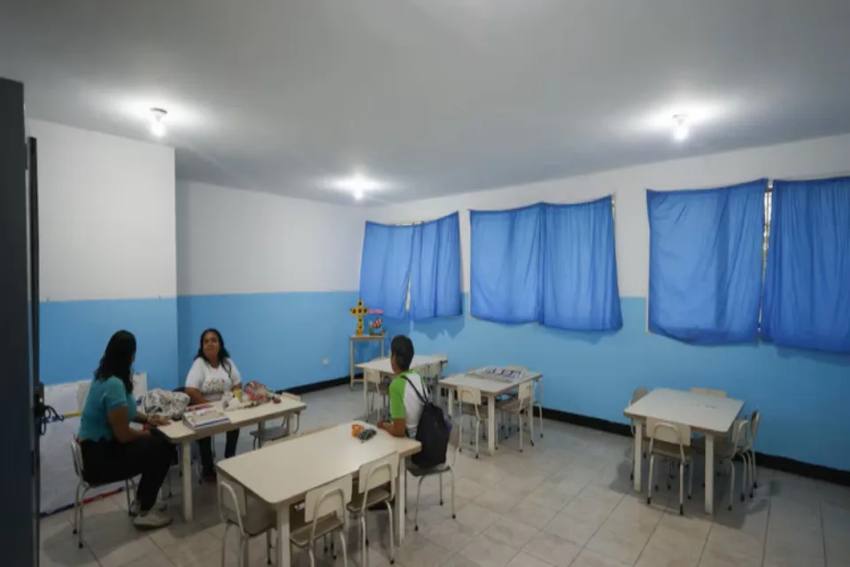 Comienzan las clases con baja asistencia pese a las cifras del ministro Rodríguez