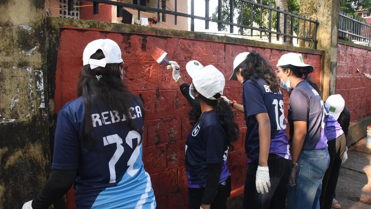 Volunteers clean Central Railway Station Road