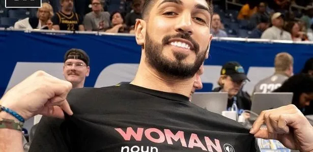 Ex-NBA usa camisa contra atletas trans, discute e é expulso de jogo da WNBA