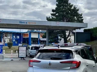 Faut-il supprimer les certificats d’économie d’énergie pour baisser le prix du litre de carburant ?