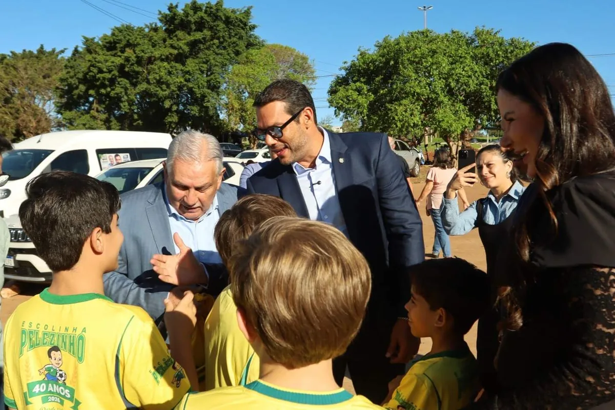 À espera de ídolos, crianças revelam sonho de chegar à Seleção Brasileira