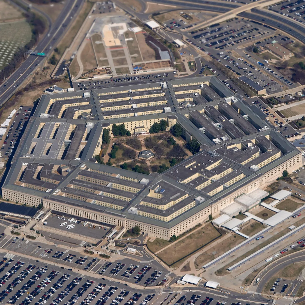Medien - Pentagon feuert Leitung der US-Militärzeitung "Stars and Stripes" - entlassener Chefredakteur pocht auf redaktionelle Unabhängigkeit