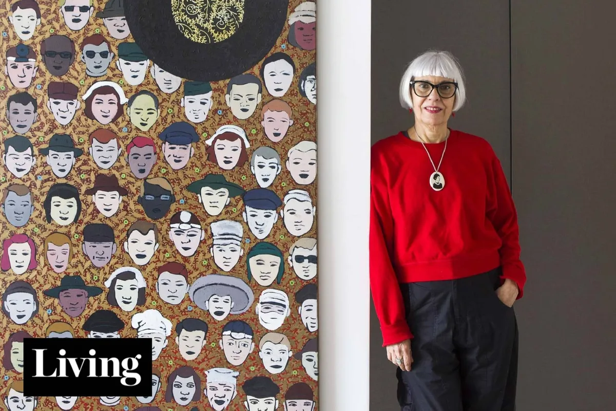 La artista Carolina Antoniadis se mudó a un edificio que construyó con amigos